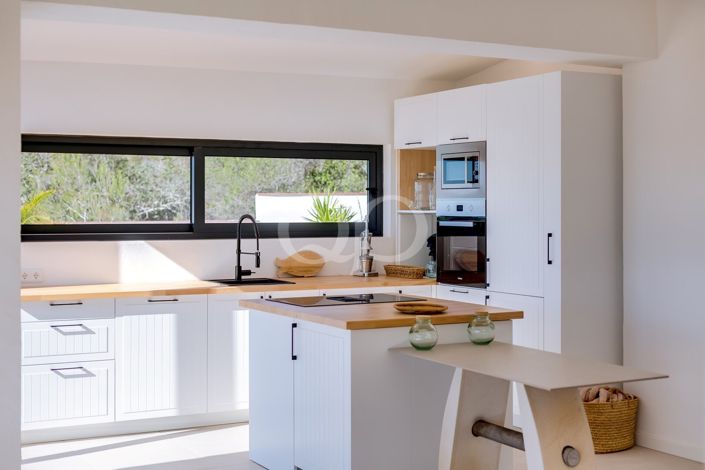 Image No.3-3 Bed House for sale