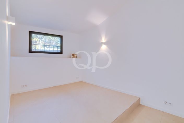 Image No.39-3 Bed House for sale