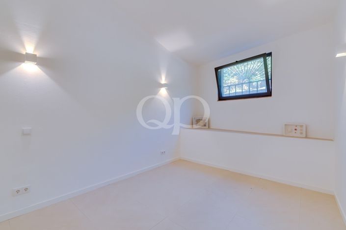 Image No.43-3 Bed House for sale