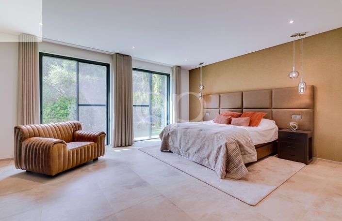 Image No.5-4 Bed House for sale