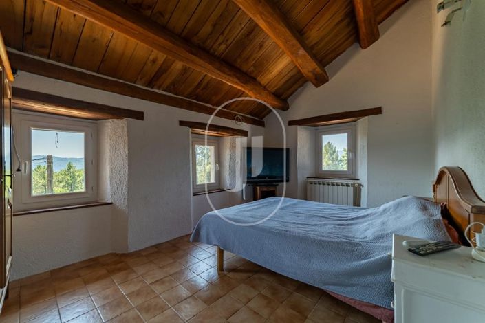 Image No.8-4 Bed House for sale