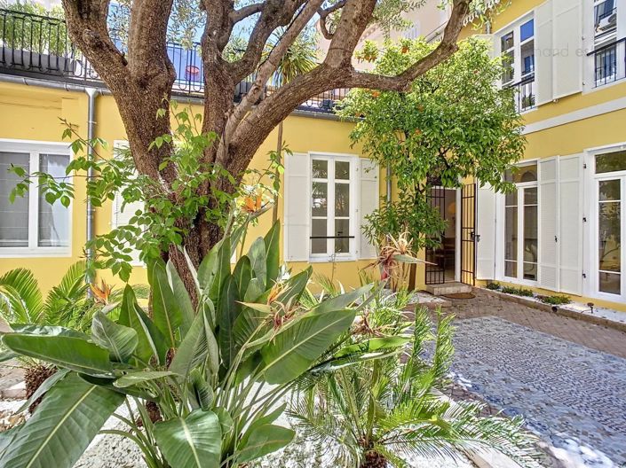 Image No.10-3 Bed House for sale