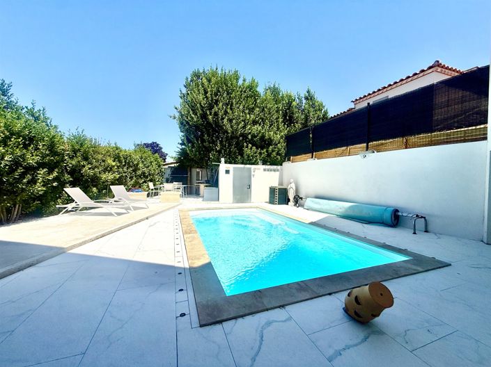 Image No.10-3 Bed House for sale