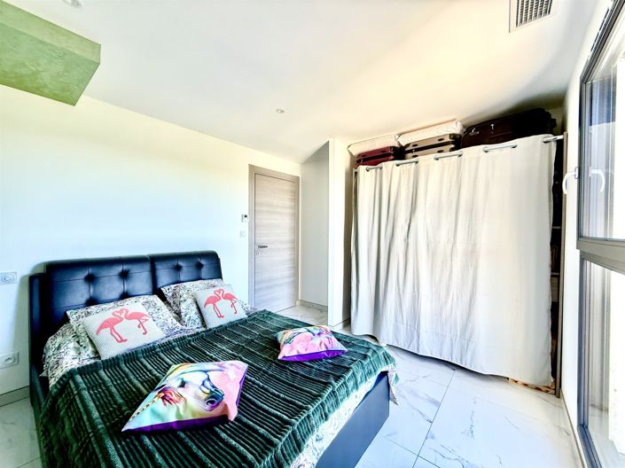 Image No.7-3 Bed House for sale