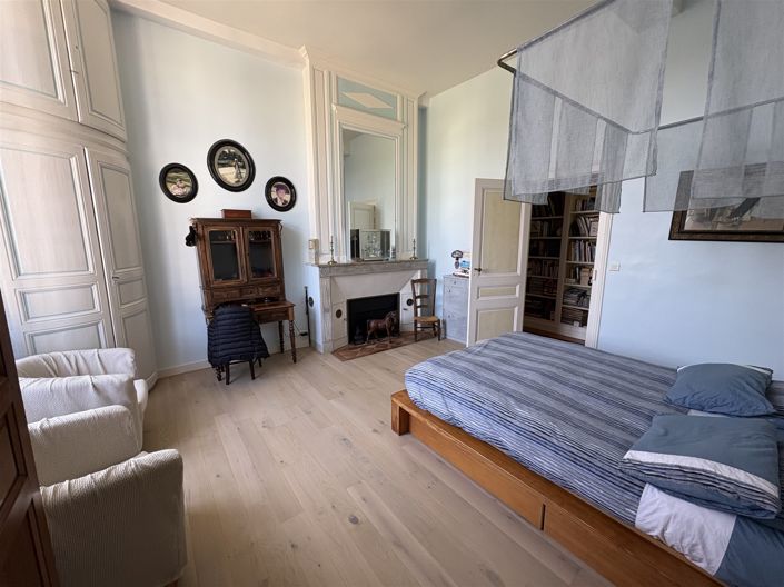 Image No.18-12 Bed Property for sale