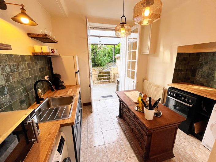 Image No.4-2 Bed House for sale