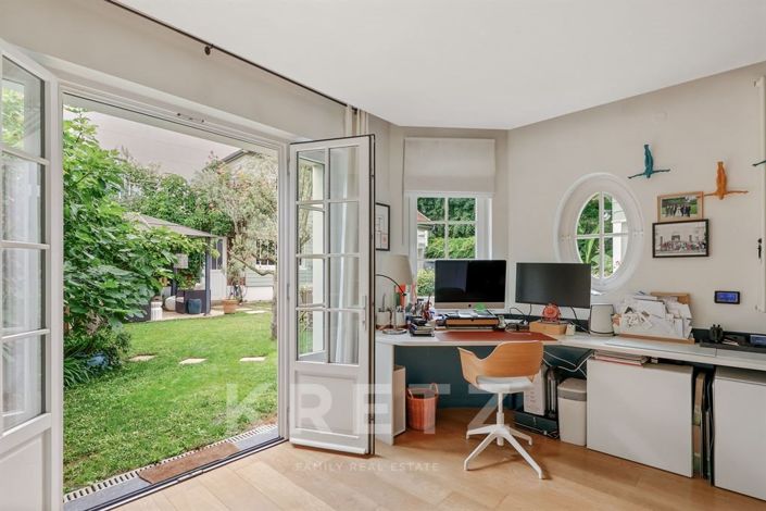 Image No.10-6 Bed House for sale