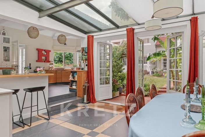 Image No.3-6 Bed House for sale