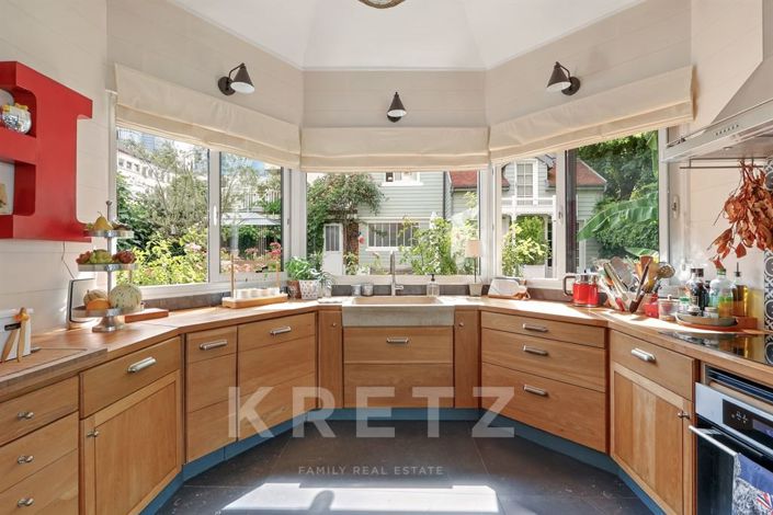 Image No.5-6 Bed House for sale