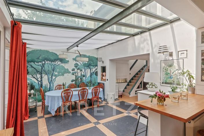 Image No.6-6 Bed House for sale