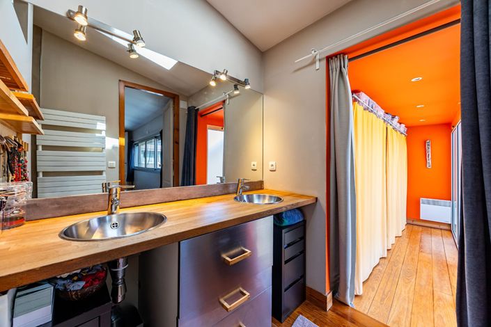 Image No.8-4 Bed House for sale