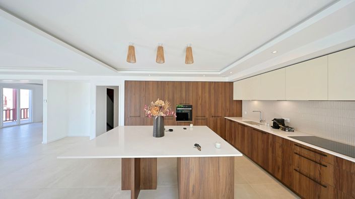 Image No.11-5 Bed House for sale