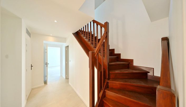 Image No.13-5 Bed House for sale
