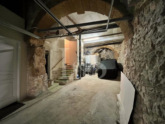 Image No.12-4 Bed House for sale
