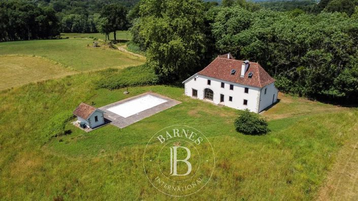Image No.3-6 Bed House for sale