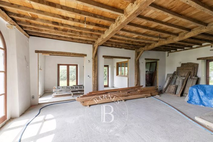 Image No.7-6 Bed House for sale