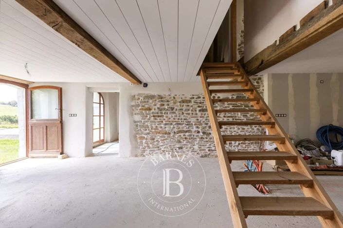 Image No.9-6 Bed House for sale