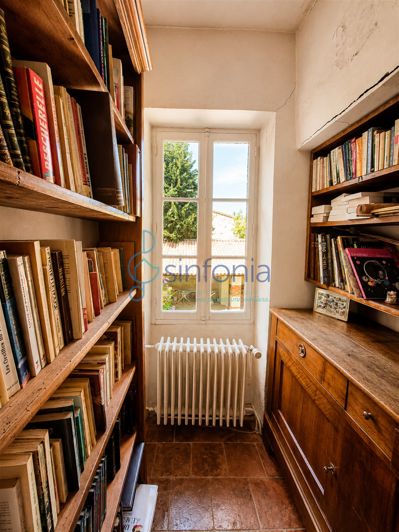 Image No.23-5 Bed House for sale