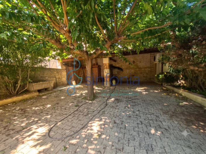 Image No.6-5 Bed House for sale