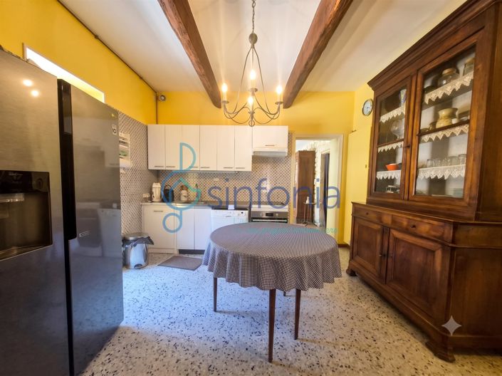 Image No.9-5 Bed House for sale