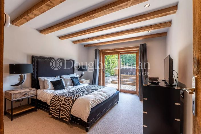 Image No.7-5 Bed House for sale