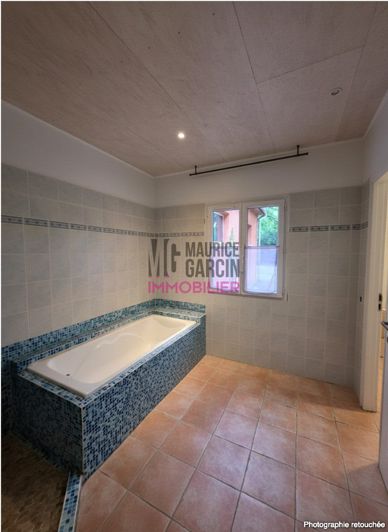 Image No.10-3 Bed House for sale