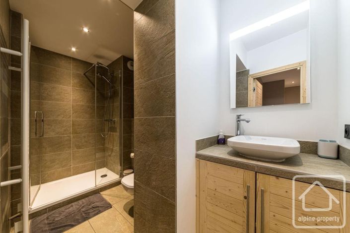 Image No.20-2 Bed Apartment for sale