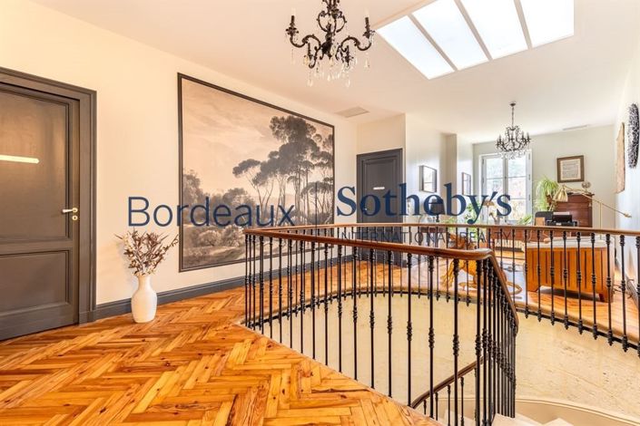 Image No.12-10 Bed Property for sale