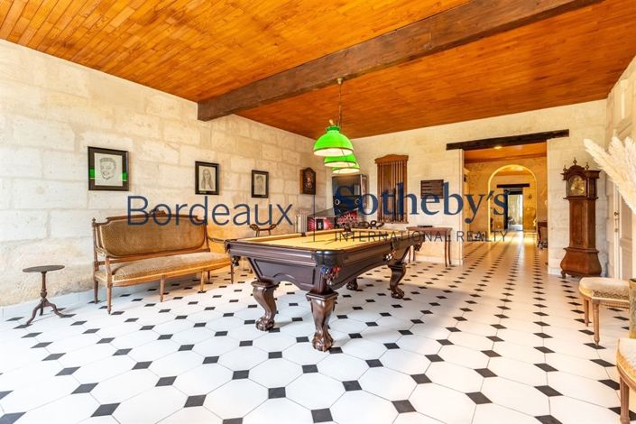 Image No.20-10 Bed Property for sale