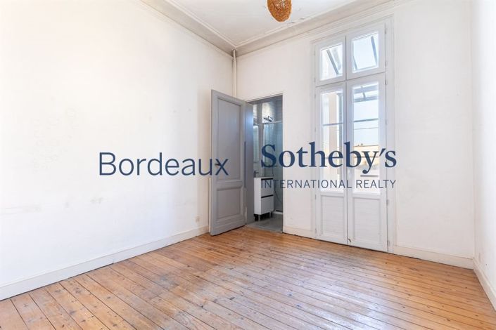 Image No.16-6 Bed House for sale