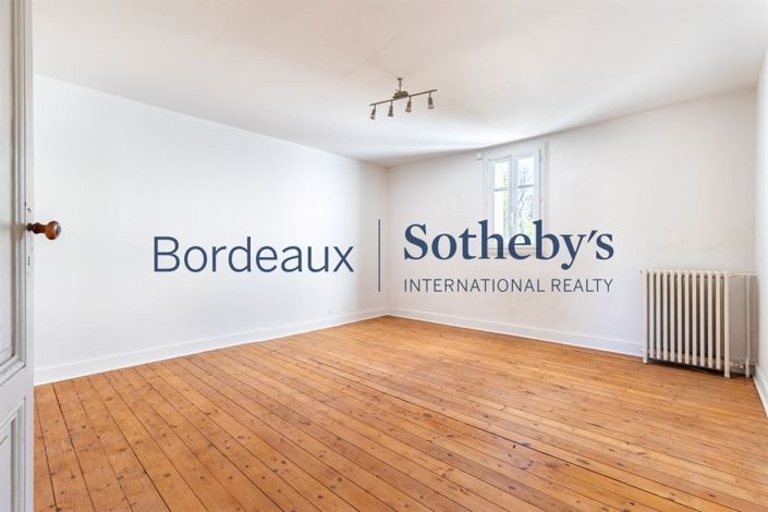 Image No.19-6 Bed House for sale