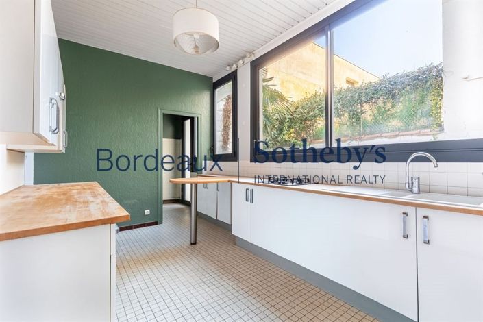Image No.7-6 Bed House for sale