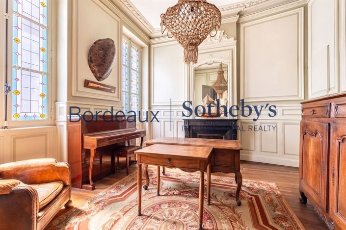 Image No.19-6 Bed House for sale