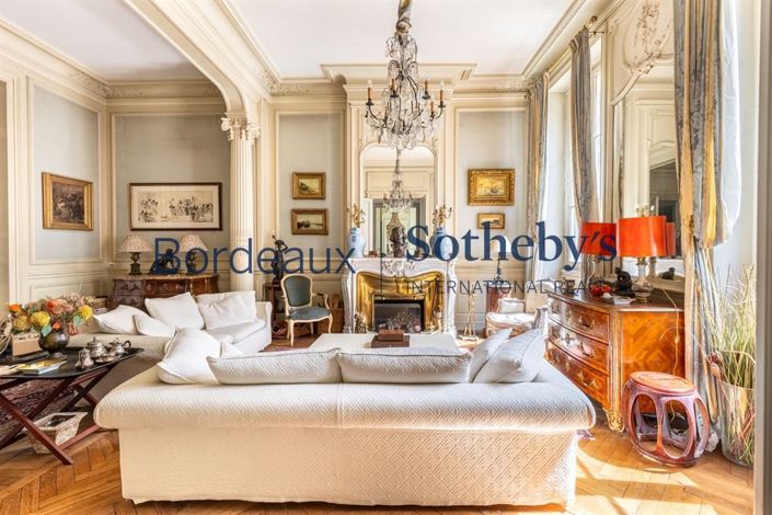 Image No.8-6 Bed House for sale