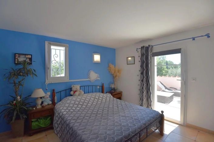 Image No.12-4 Bed House for sale