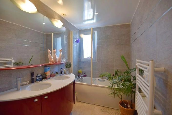 Image No.15-4 Bed House for sale