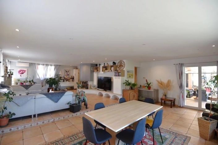 Image No.3-4 Bed House for sale