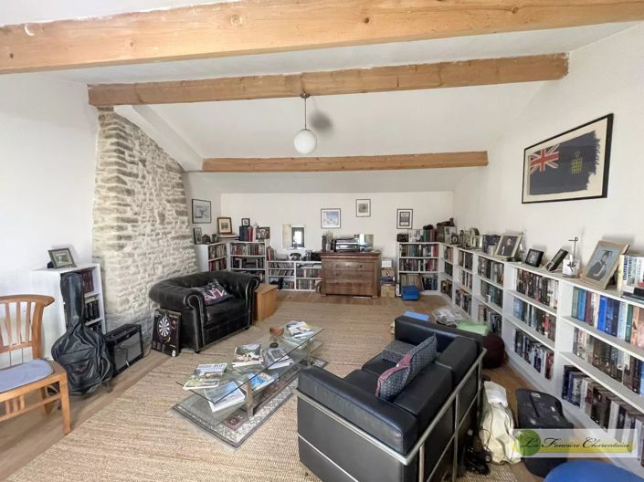 Image No.26-4 Bed House for sale