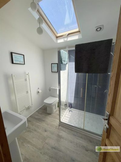 Image No.38-4 Bed House for sale