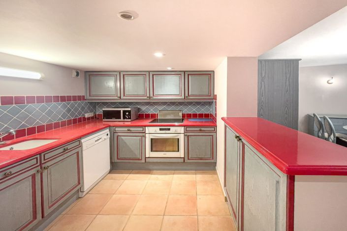 Image No.17-4 Bed House for sale
