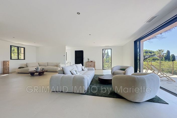Image No.9-4 Bed House for sale