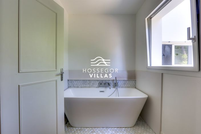 Image No.17-5 Bed House for sale
