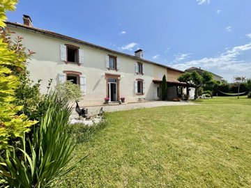 1 - Vic-en-Bigorre, House