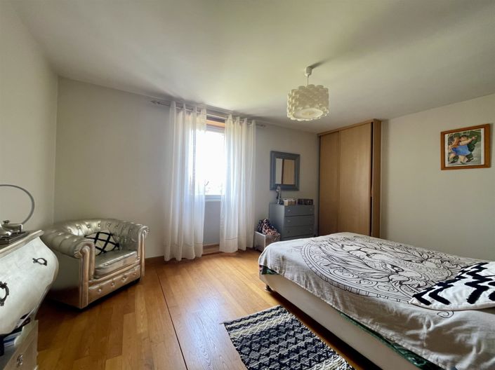 Image No.12-4 Bed House for sale