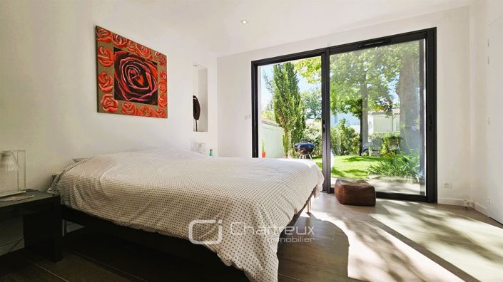 Image No.13-3 Bed House for sale