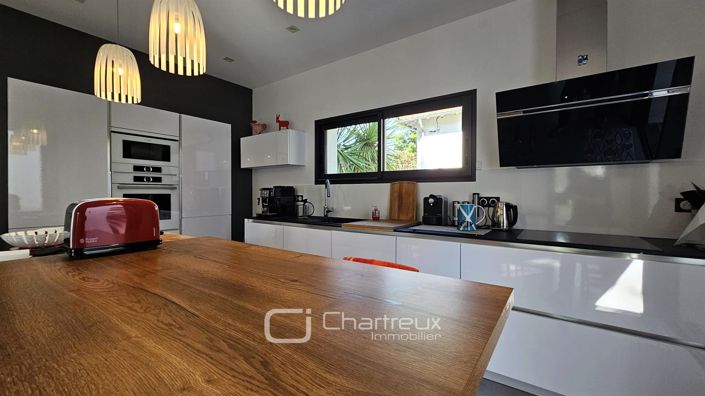 Image No.9-3 Bed House for sale