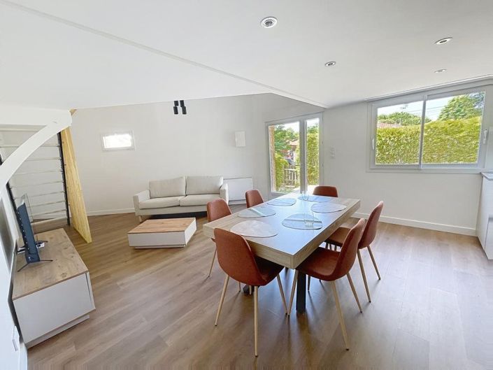 Image No.14-2 Bed House for sale