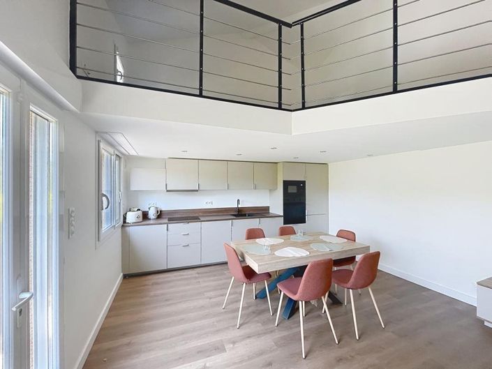 Image No.5-2 Bed House for sale