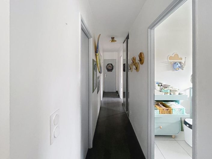 Image No.10-3 Bed House for sale