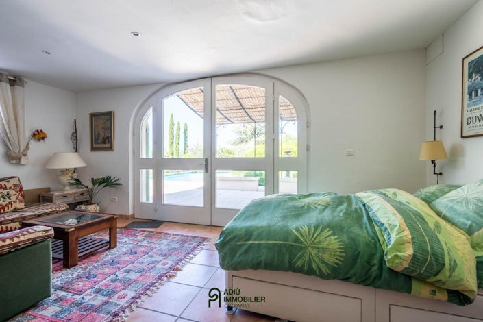 Image No.18-4 Bed House for sale